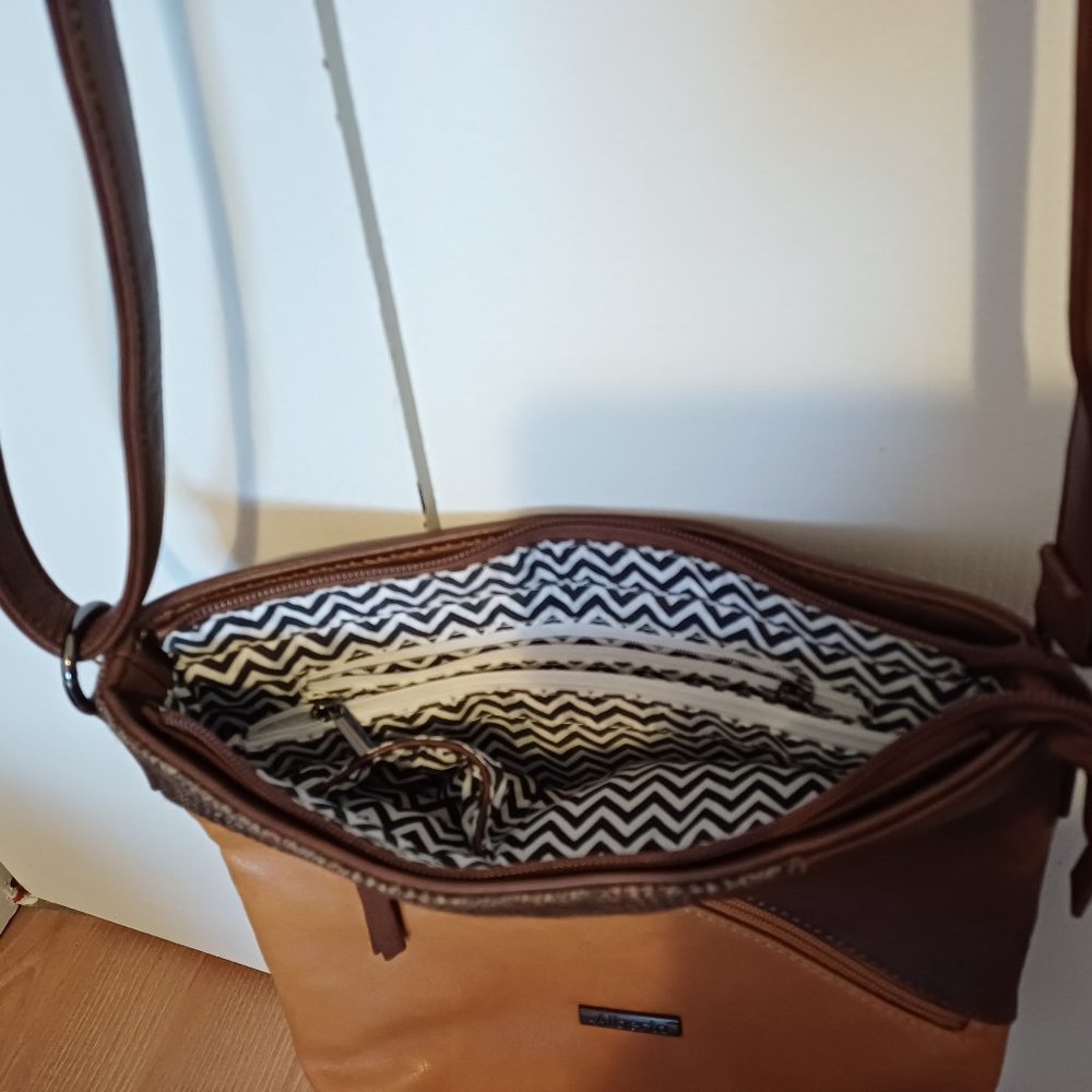 Alberto Crossbody Mixed-Material Women Handbag 11'' X 11'' - Picture 4 of 5